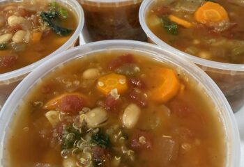 Kale, Quinoa and White Bean Soup (v)